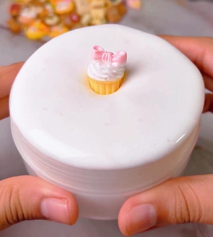 #6 SUGAR RIBBON CREAM THICK BUTTER SLIME + EXCLUSIVE CHARM (Premium Slime)
